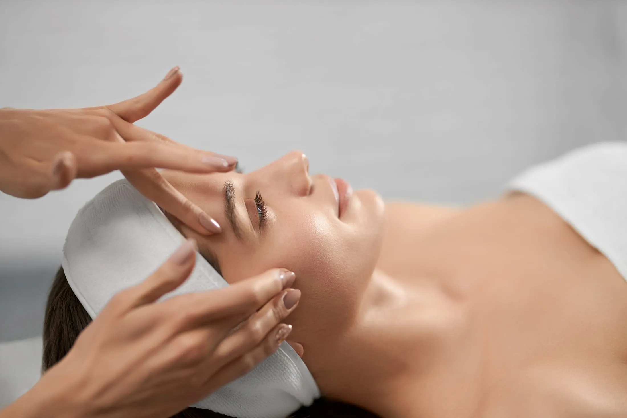 Tratamiento facial personalizado en Almara